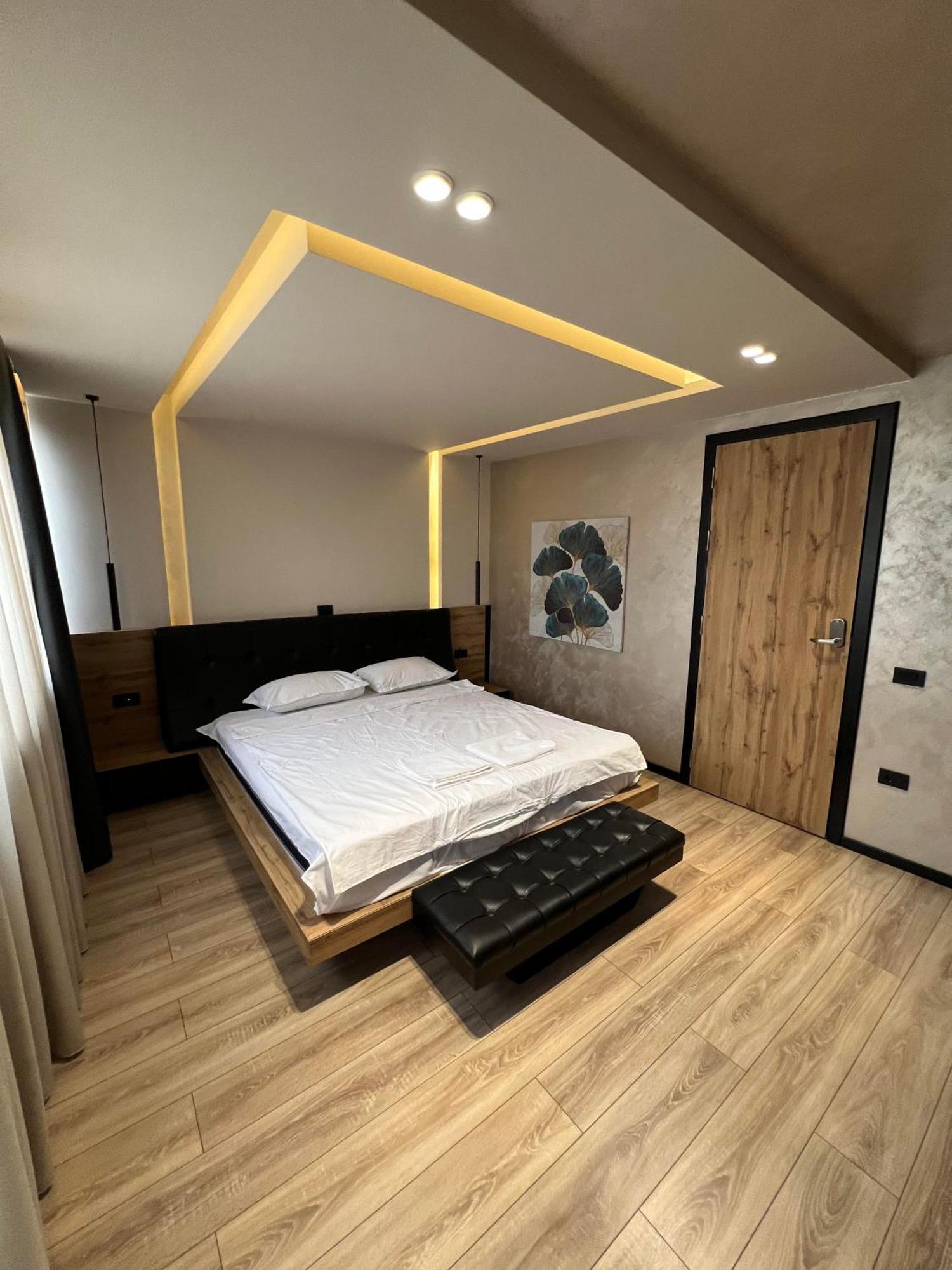 Zet Apartments - Bedroom & Bathroom Prishtinë Luaran gambar