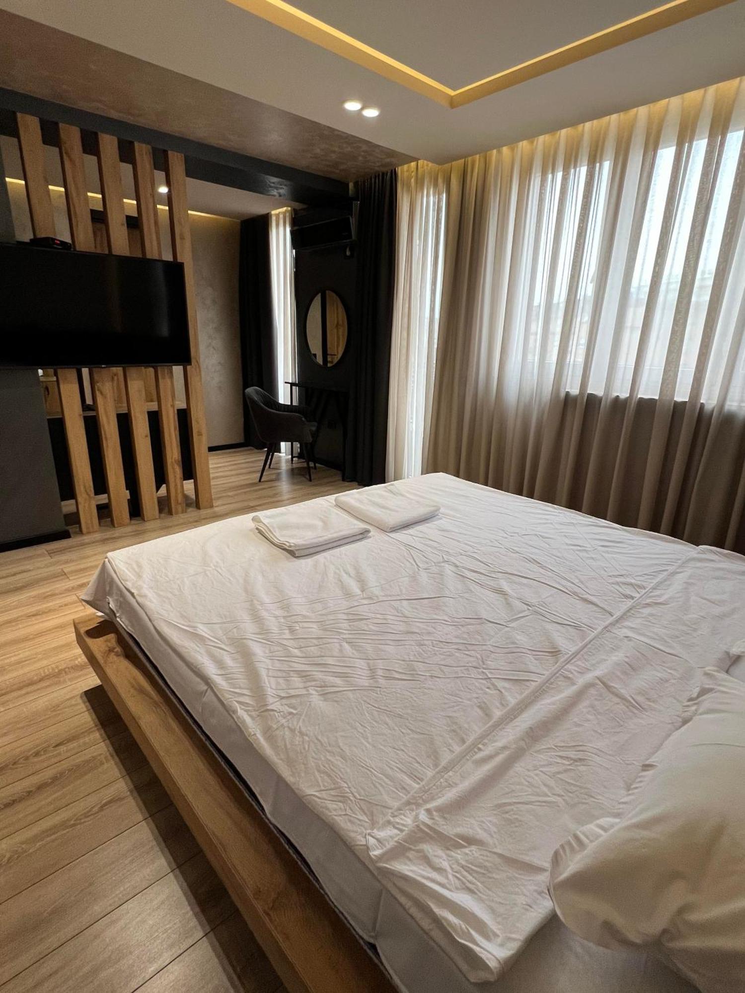 Zet Apartments - Bedroom & Bathroom Prishtinë Luaran gambar